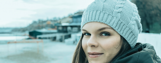 Does Wearing a Hat Cause Hair Loss — or Dandruff? The Beanie-Season Truth